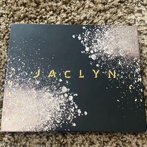 Jaclyn cosmetics luxe legacy eyeshadow palette